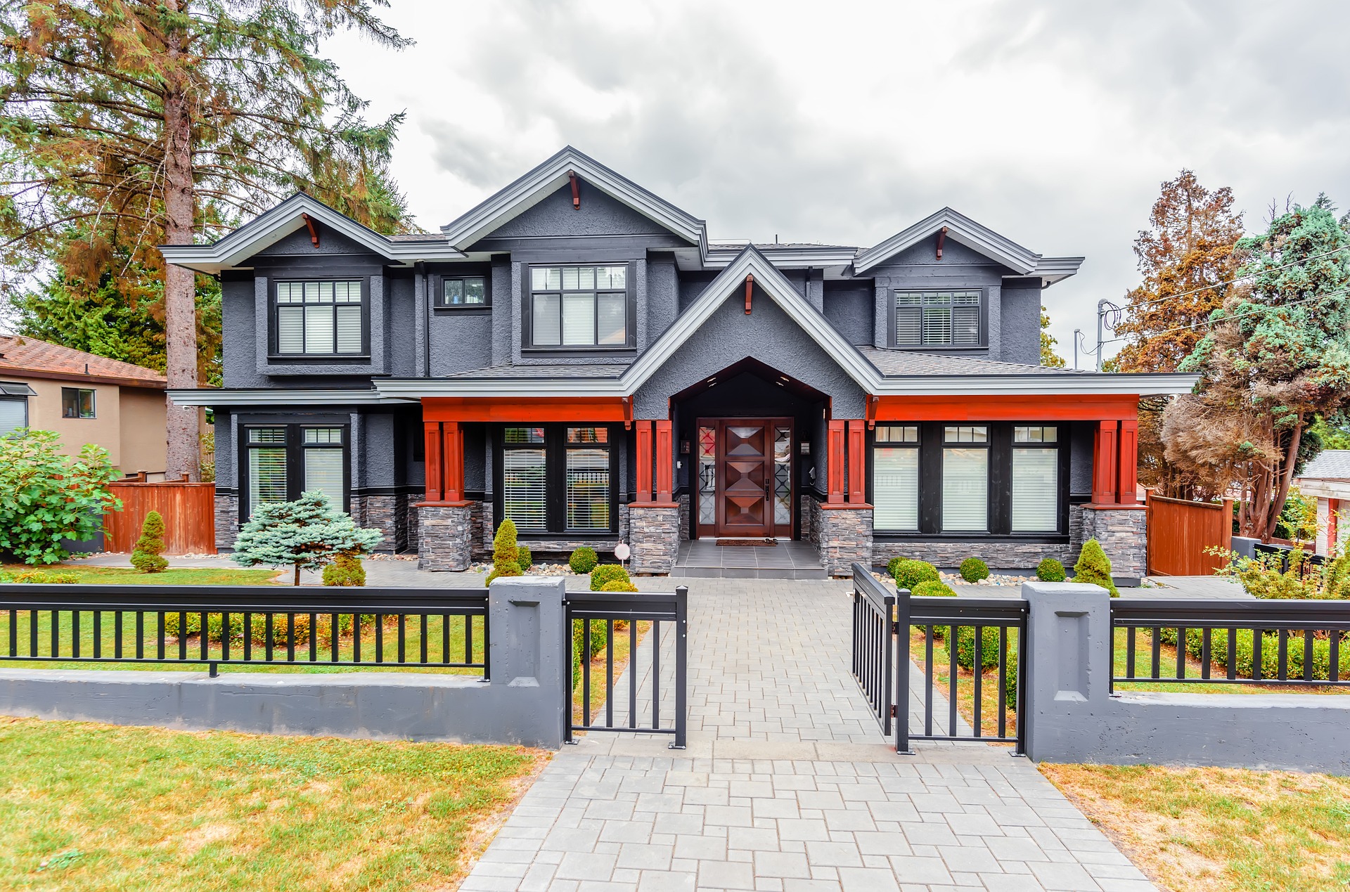 How to Decide What Color to Paint Your Exterior